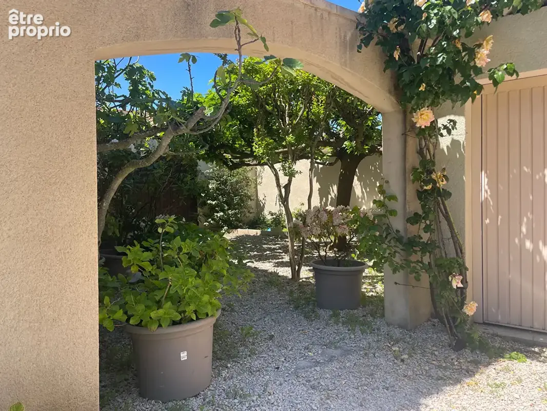 Bastide Provençale à Lauris  - 6 chambres - 160m2 - double garage - photo 5