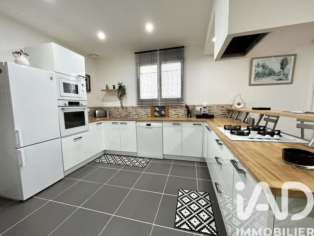 Maison 82 m² à Bonzac  - photo 5