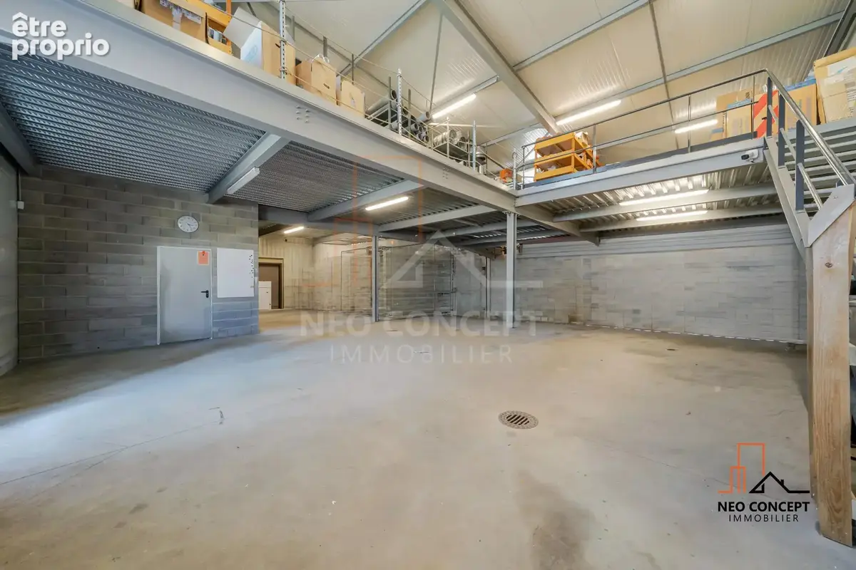 * ROPPENHEIM * Opportunité rare de vente d'un batiment avec vitrine commerciale, bureaux + Hall de stockage ! * - photo 7