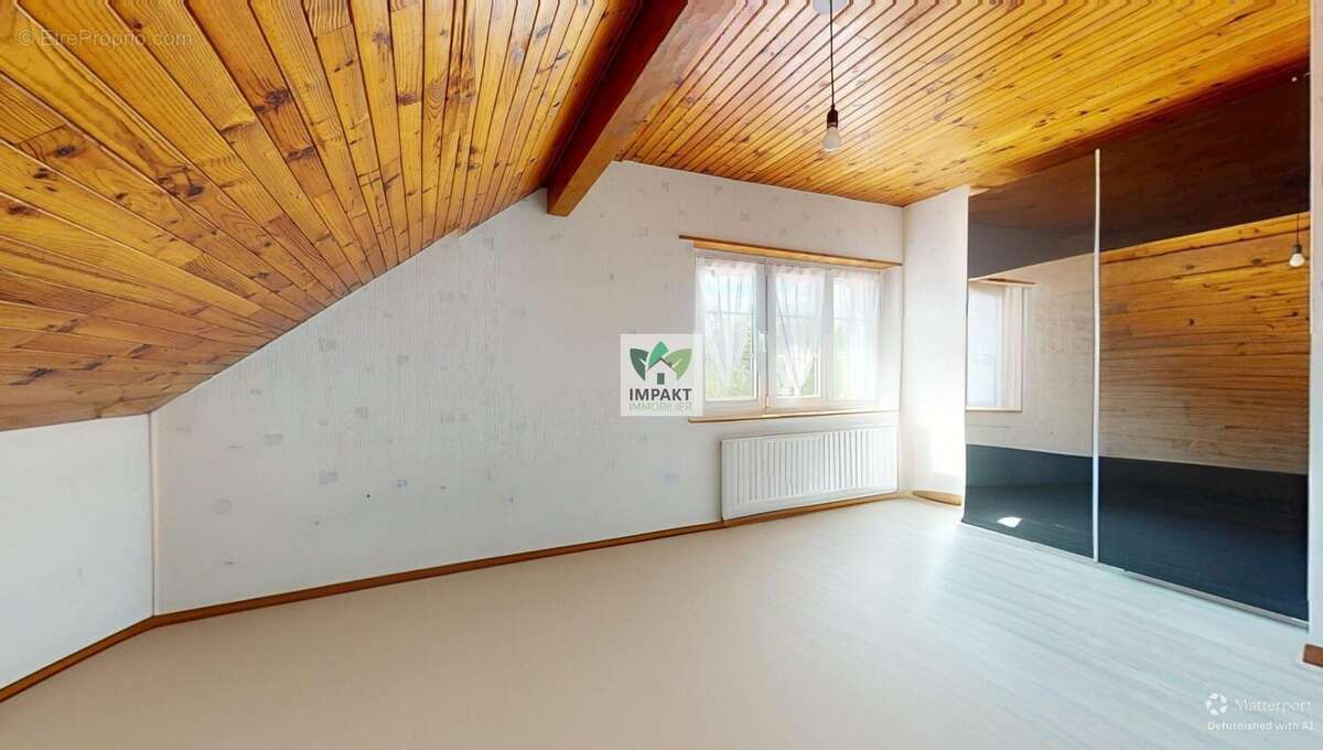 Maison à LACHAPELLE-SOUS-CHAUX