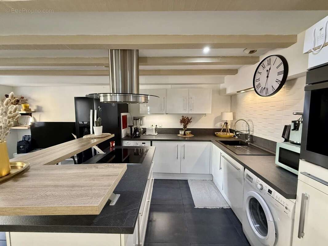 Maison à SAINT-LAURENT-DU-VAR