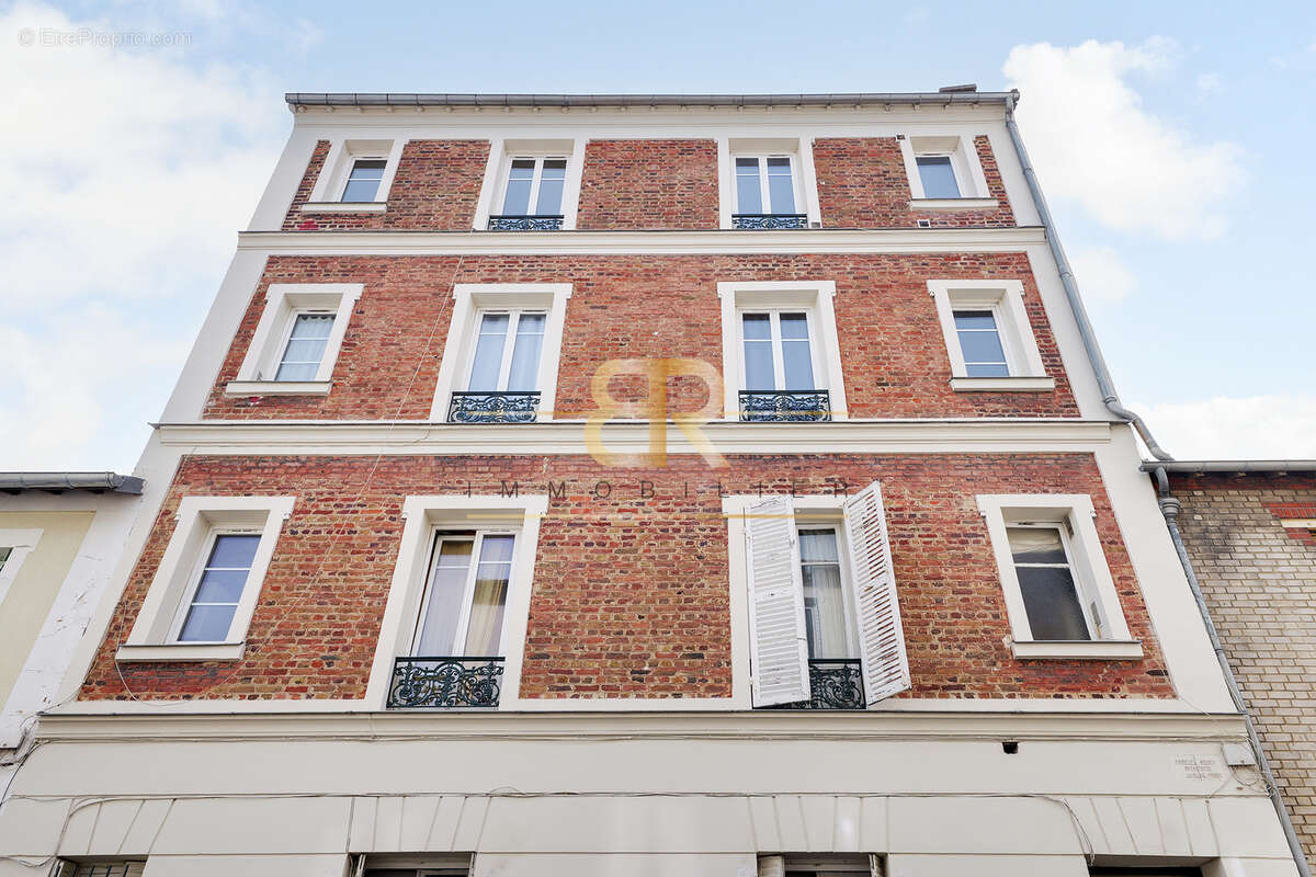 T3 rénové de 42 m2   calme   belle hauteur sous plafond   proche commerces et transports - photo 11