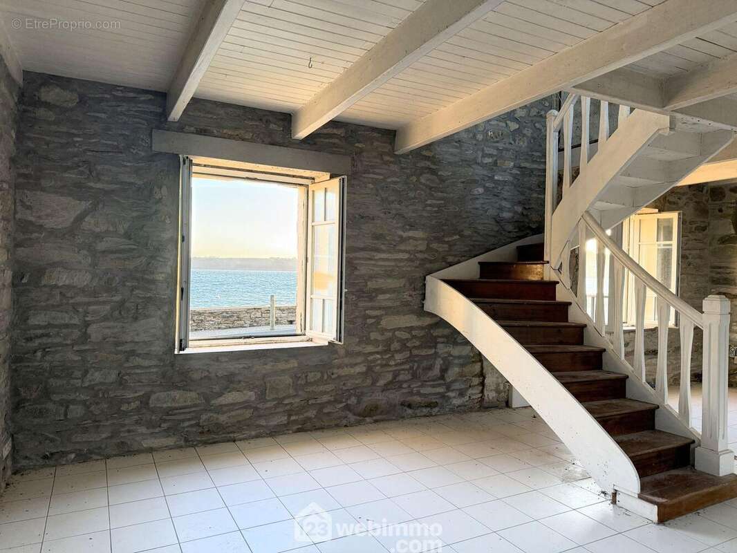 Maison à TREDREZ-LOCQUEMEAU