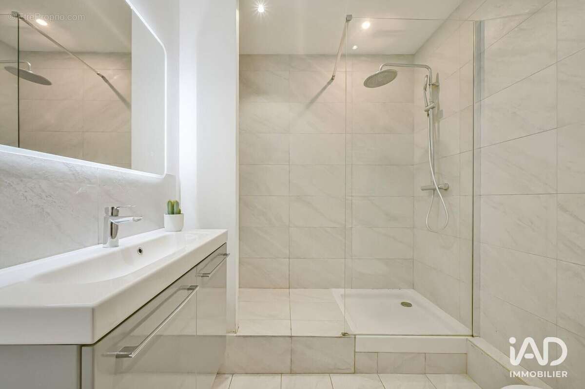 Photo 5 - Commerce à PARIS-11E