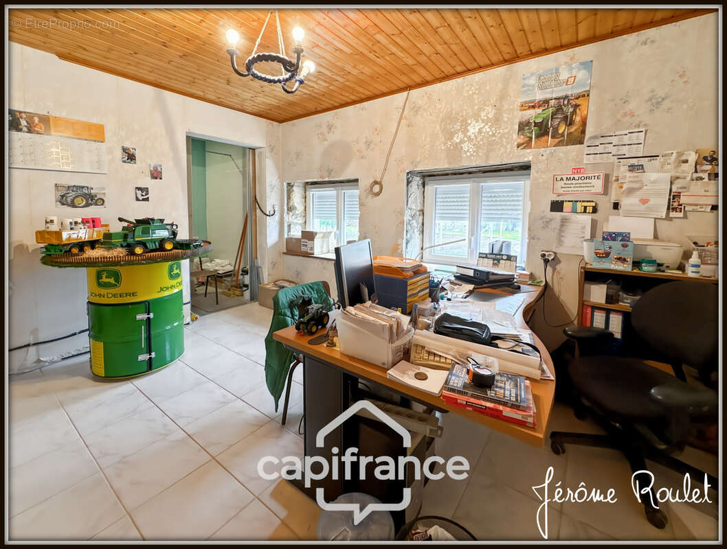 Maison en pierre à vendre 6 pièces 4 chambres + studio indépendant sur terrain 3 260 m² avec dépendances Champigny-En-Rochereau  - photo 19