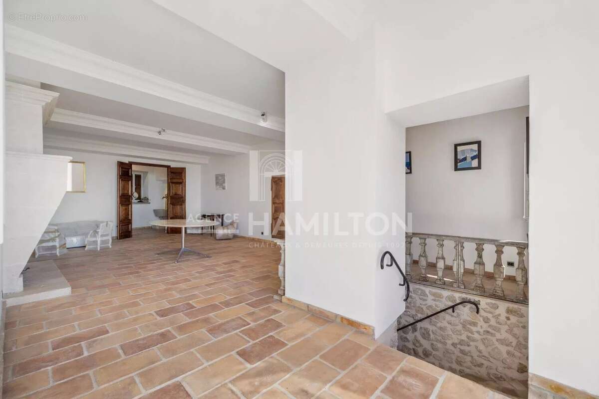 Maison de village avec vue panoramique – Châteauneuf-Grasse - photo 4