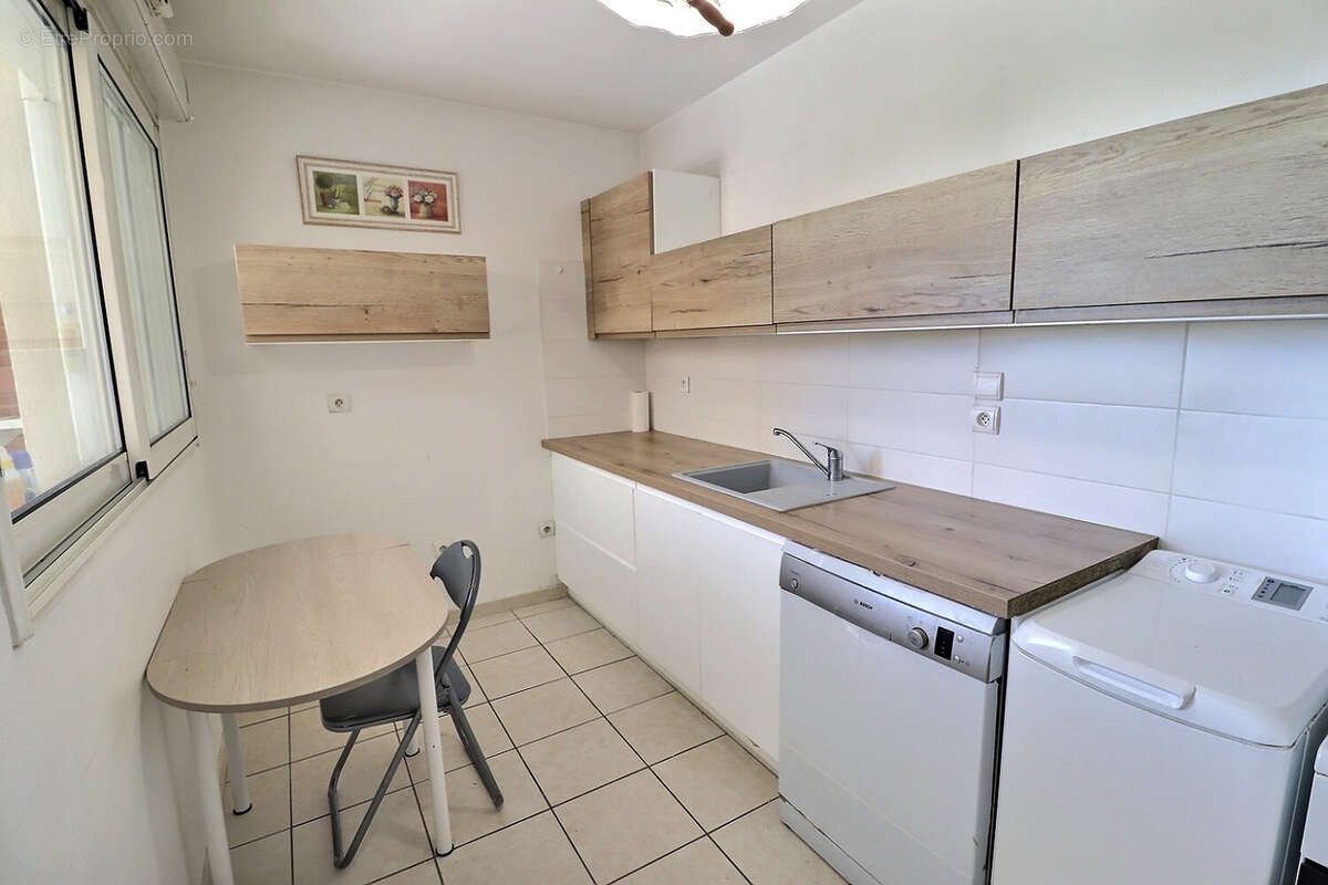 Appartement à ENTRAIGUES-SUR-LA-SORGUE