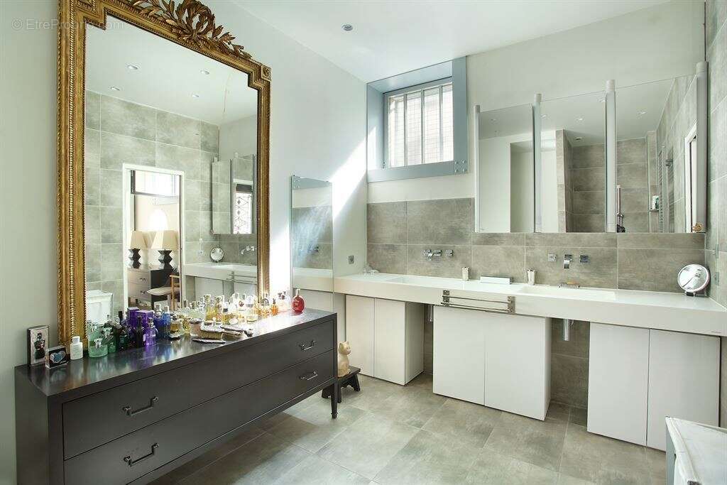 Appartement à PARIS-20E