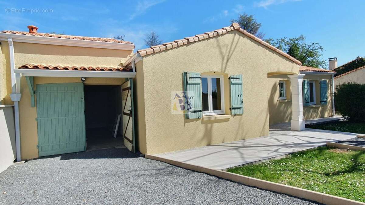 Maison à SAINT-YRIEIX-SUR-CHARENTE