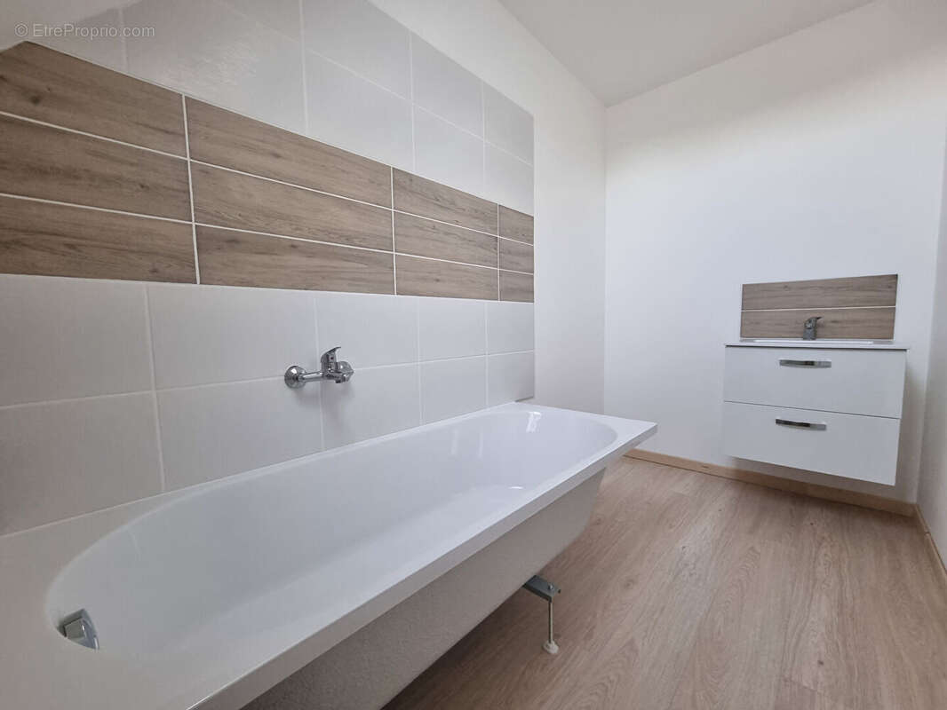 Maison à VAL-DE-REUIL