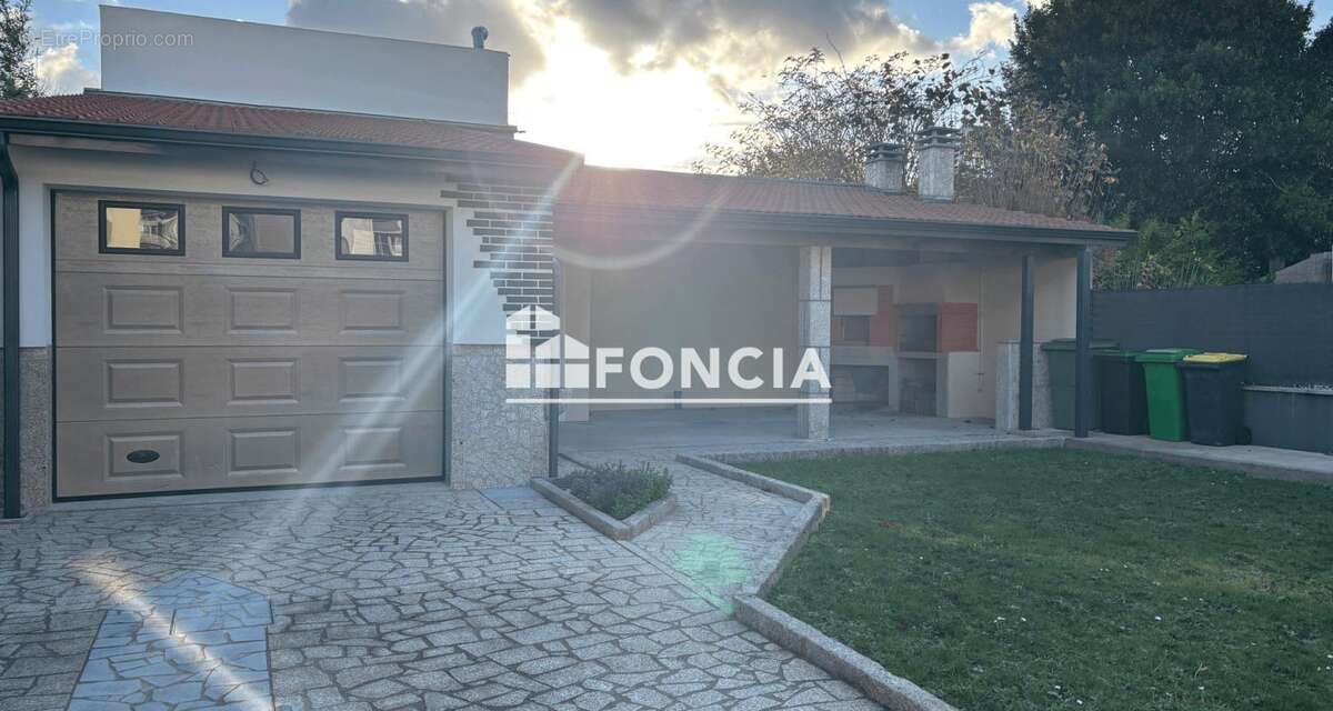 Maison à PARAY-VIEILLE-POSTE