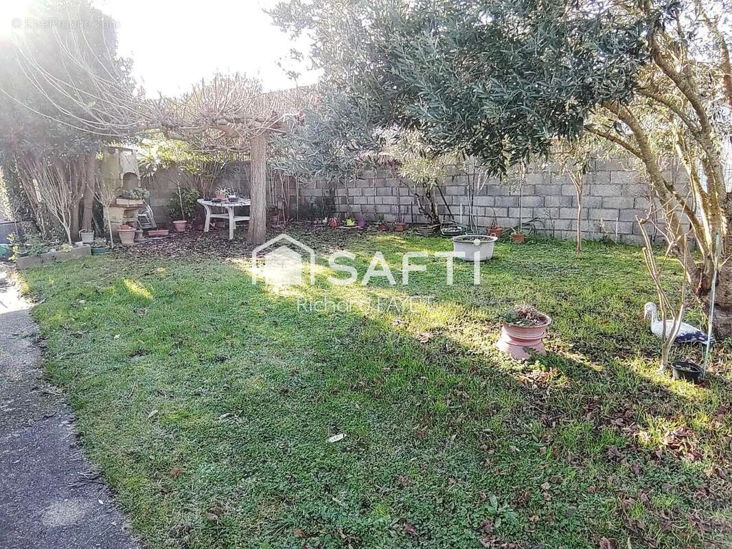 Maison 195 m² à Sainte-Ramee  - photo 4