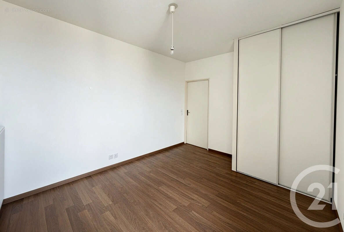 Appartement 41 m² à Begles  - photo 4