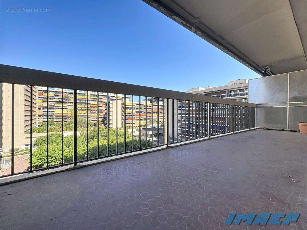 Appartement à MARSEILLE-6E