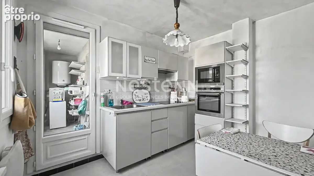 Appartement 83 m² avec 2 chambres, loggia et double garage à vendre à Arles - photo 4