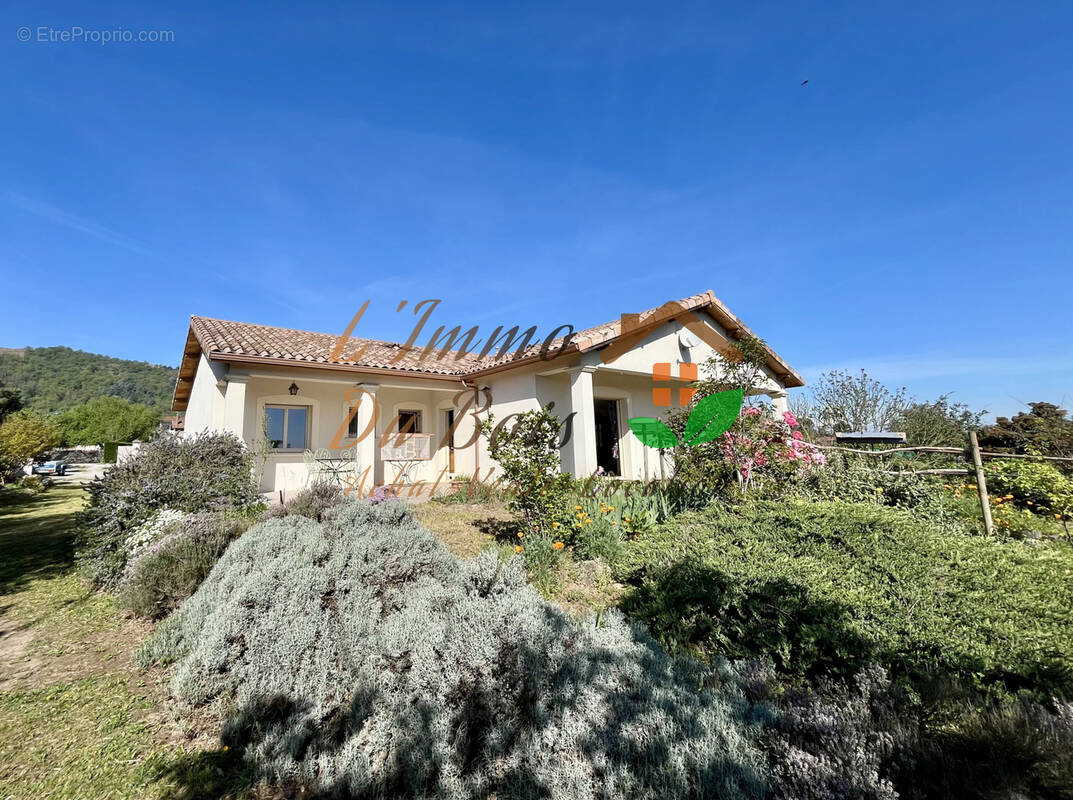 Maison à CHAMPAGNE
