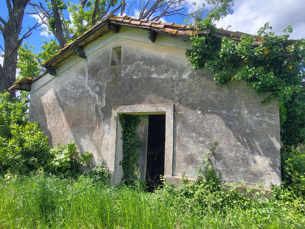 Terrain à CAUX