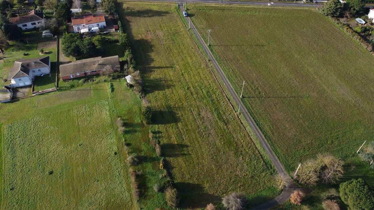 Terrain constructible hors lotissement - photo 5