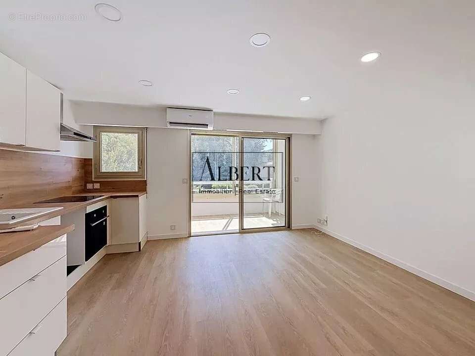 Cannes Montfleury : 2P rénové de 51 m² avec véranda climatisée, à 5 min des plages et de la Rue d'Antibes - photo 2