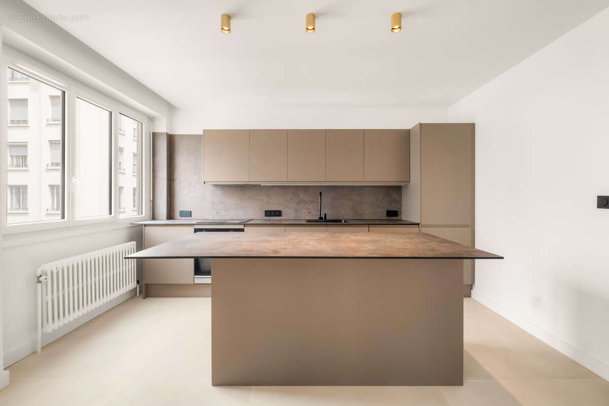 Appartement à LYON-6E