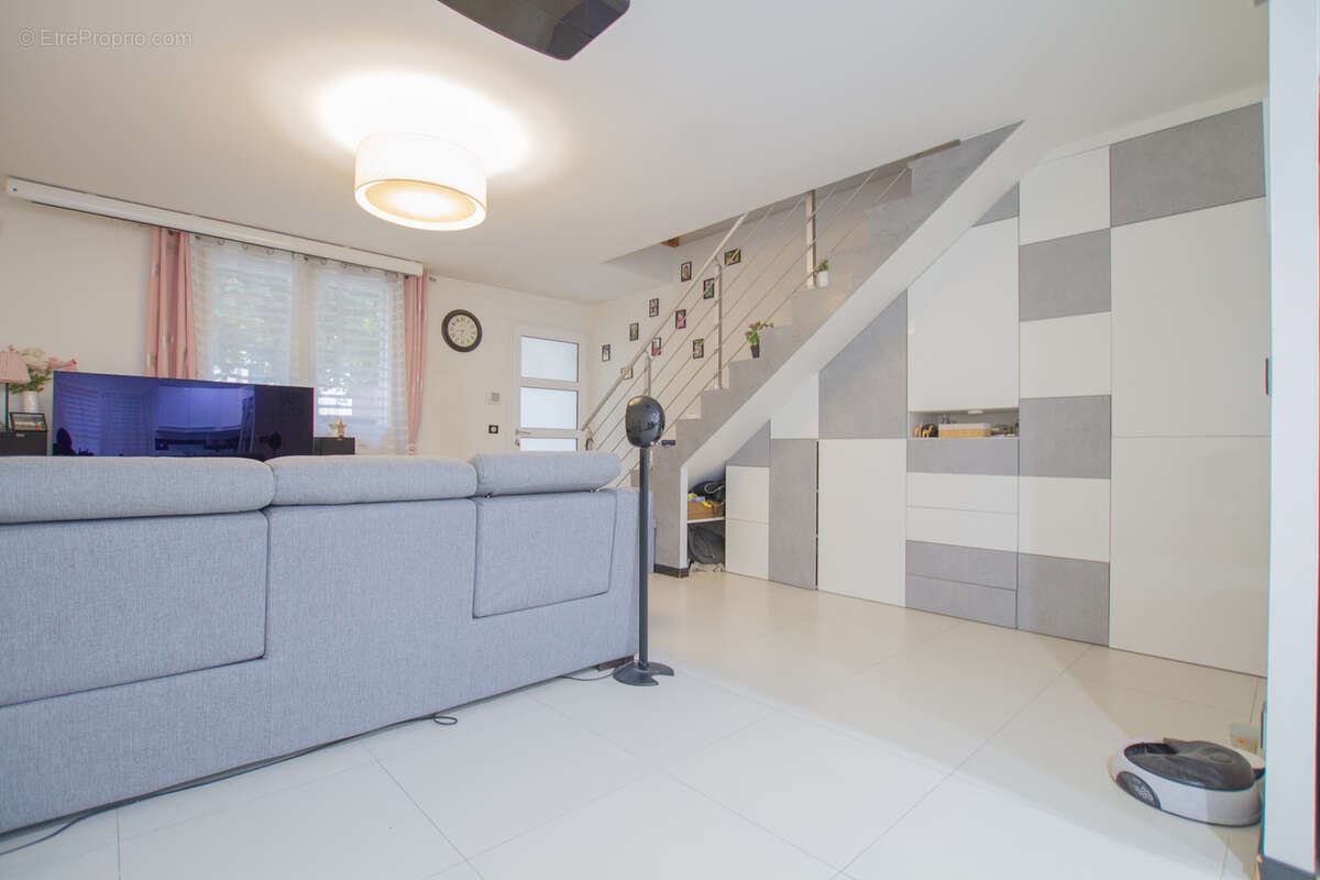 Maison à VILLENEUVE-LE-ROI