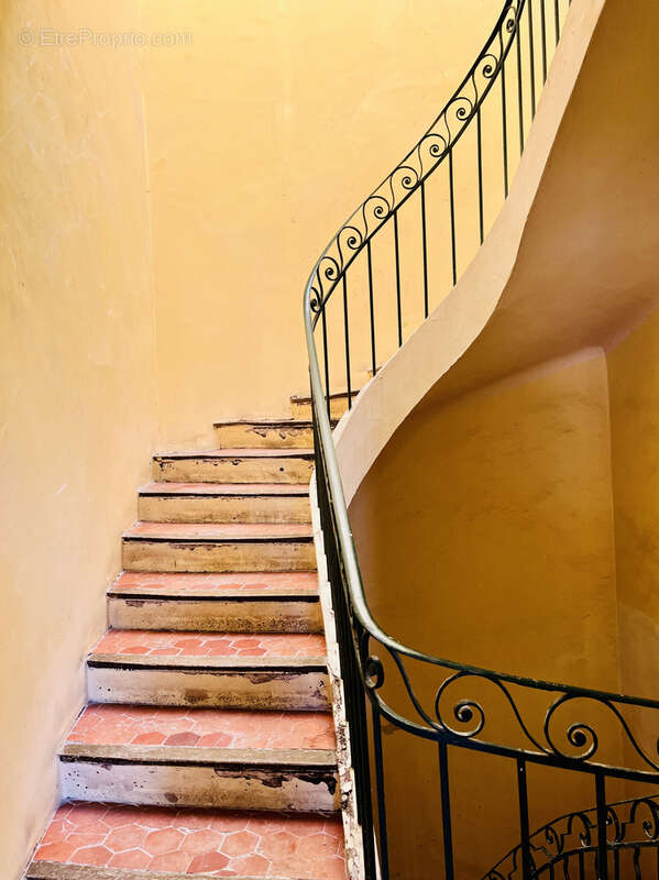 Appartement à MARSEILLE-2E