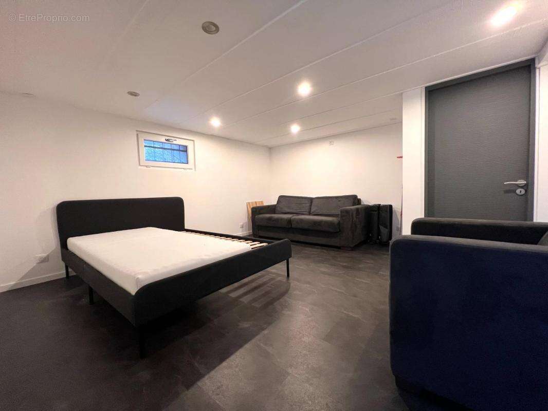 Maison à LES CLAYES-SOUS-BOIS