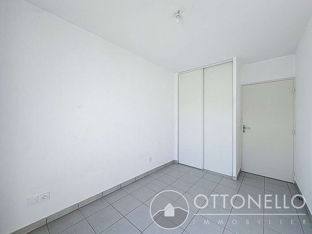 Appartement à ROQUEBRUNE-SUR-ARGENS