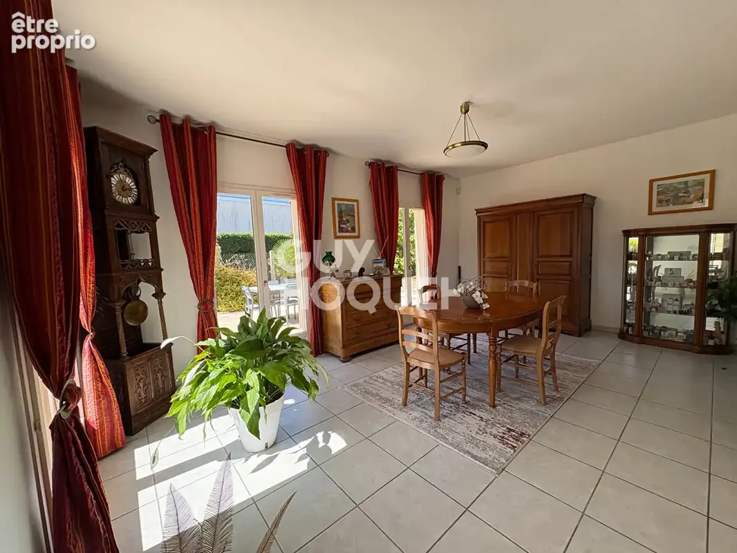 Propriété familiale de 225 m² avec piscine et garage - photo 4