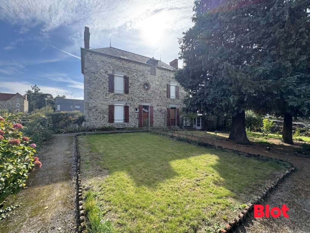 Maison à CHATEAUBOURG