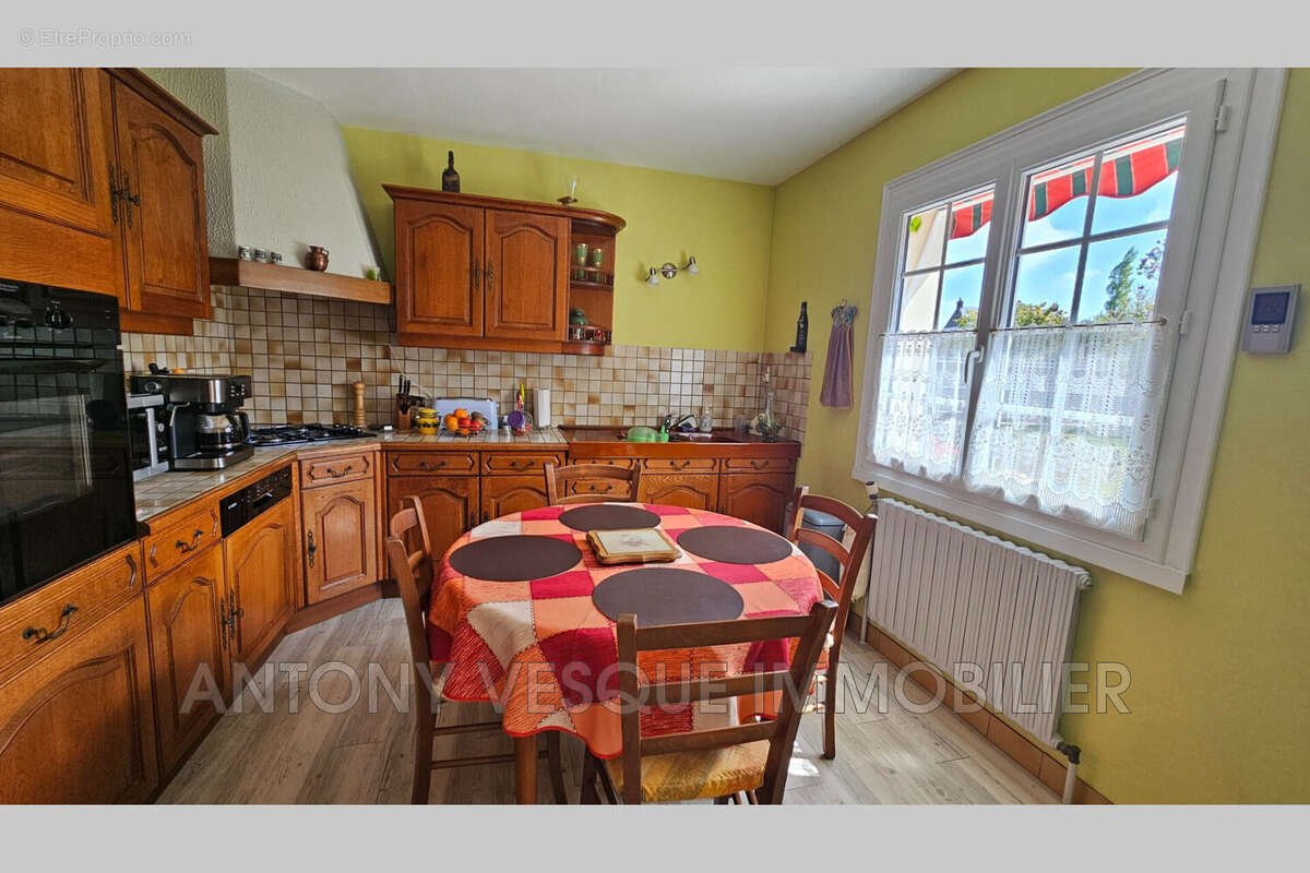 Maison 130 m² à Monthuchon  - photo 5