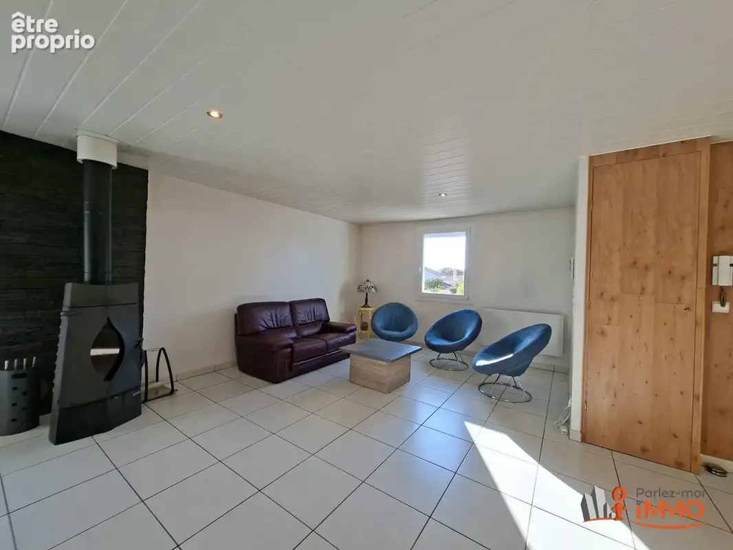 Maison 5 pièces 98 m² à vendre à Chamboeuf (42330) - photo 5