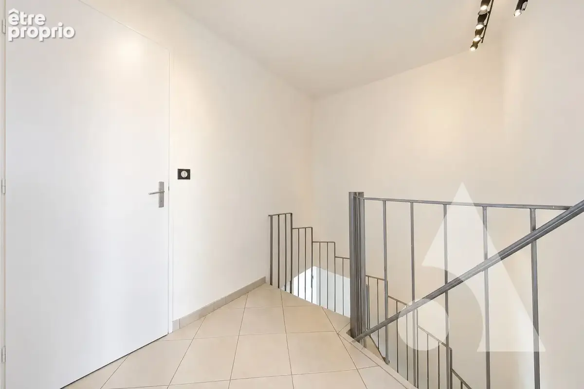 Appartement F4 en duplex descendant avec JARDIN. - photo 12
