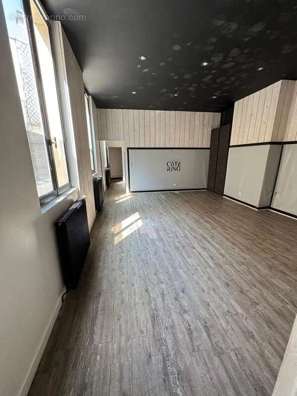 Commerce à PARIS-3E