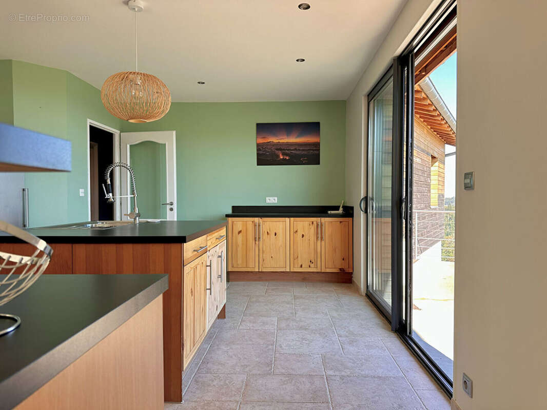 Maison à SAINT-CYR-LE-CHATOUX