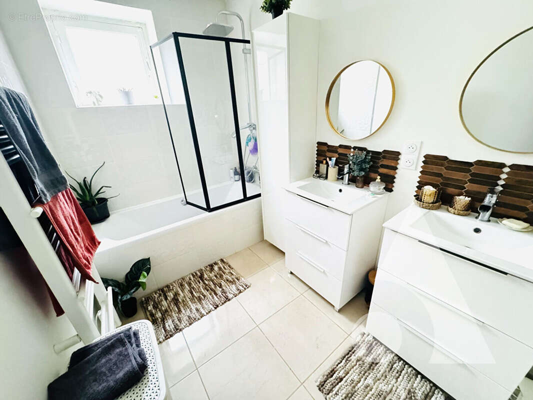 Maison à SAINT-ANDRE-LES-VERGERS