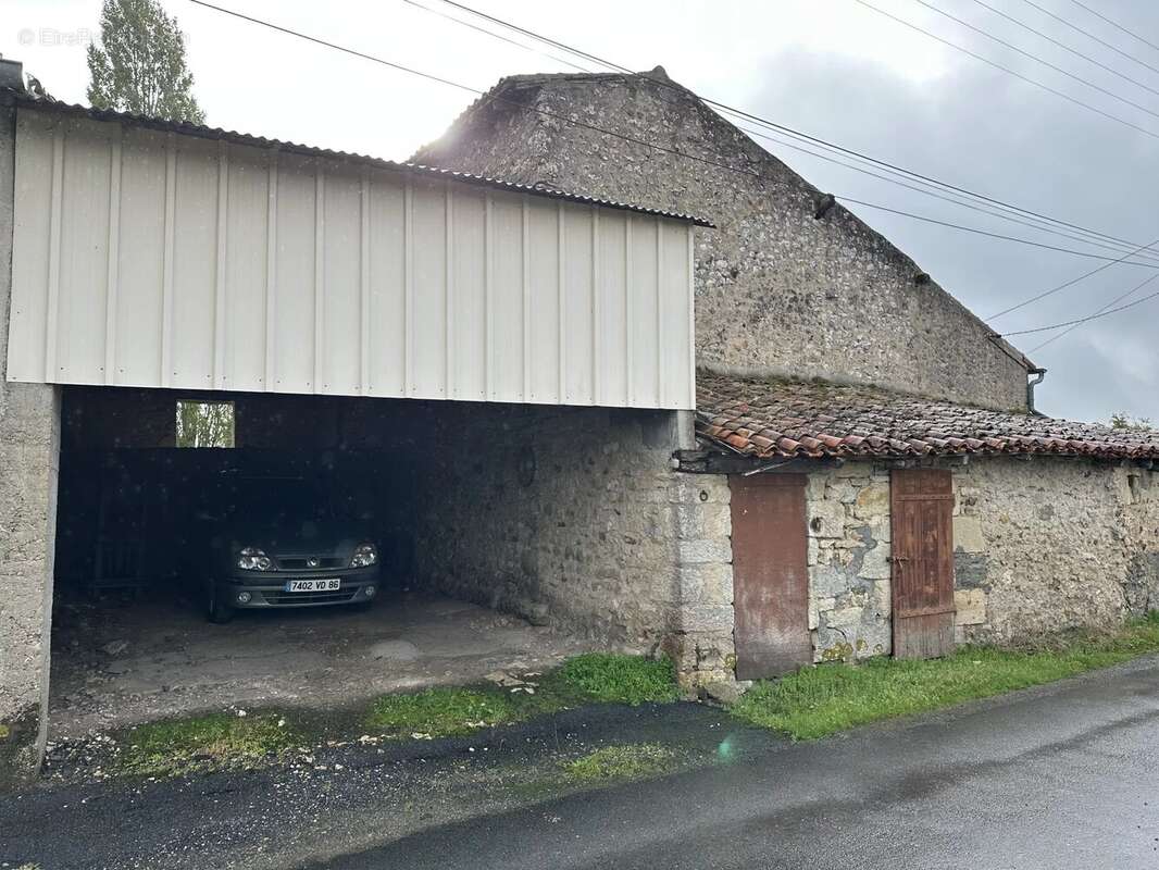 Appartement à SAINT-MAURICE-LA-CLOUERE