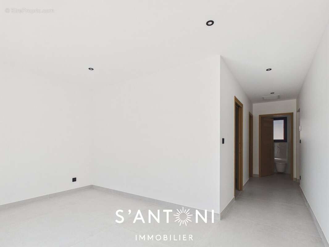 Villa de prestige - Frais de notaire réduits - Secteur privilégié - photo 7