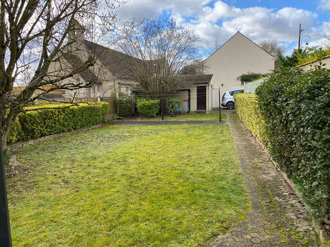 Maison à CHAMPAGNE-SUR-OISE