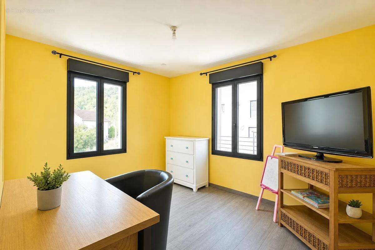 Maison de 9 pièces de 225 m² située à Chaligny - photo 11