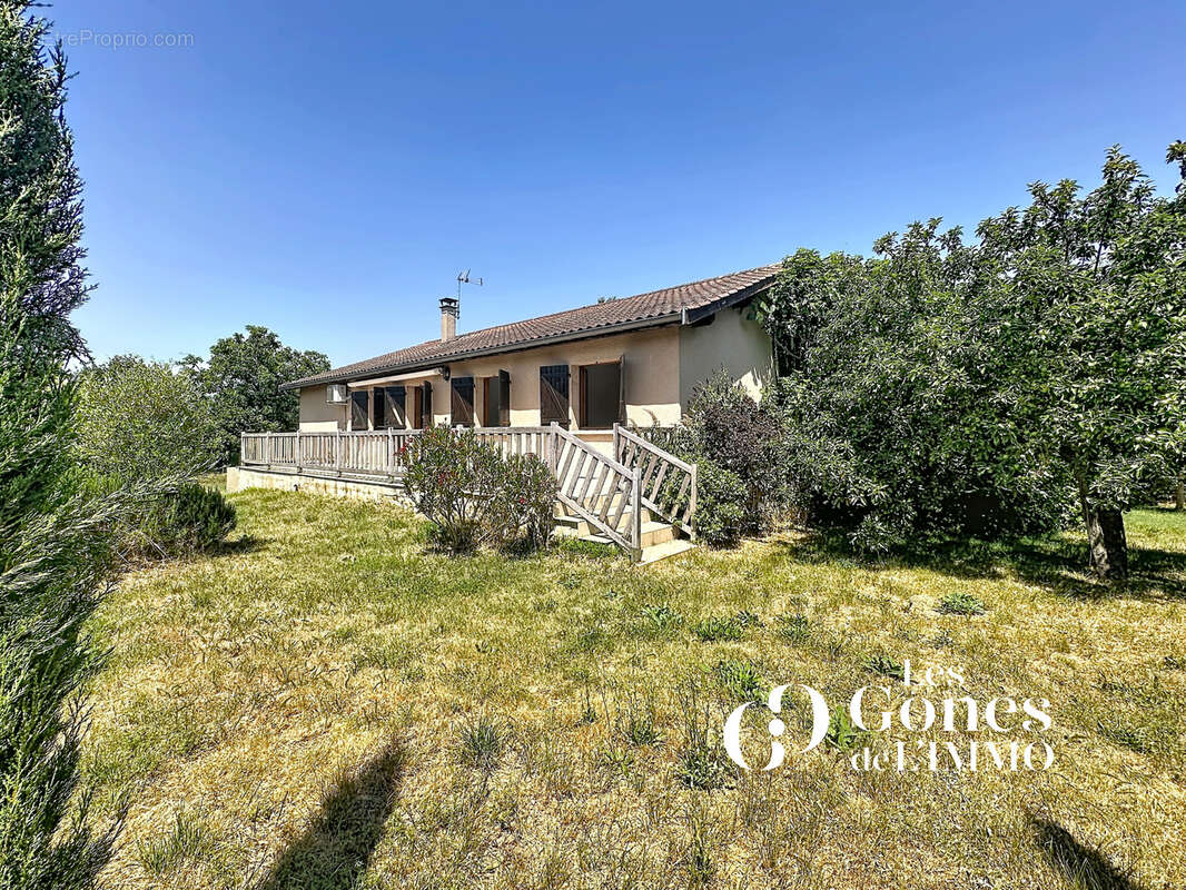 Brindas - Maison T4  de Plain pied - 960 m2 de terrain - garage et sous-sol - photo 9