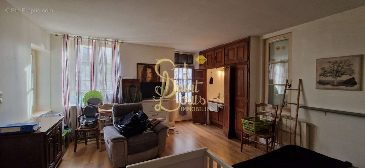 Maison à CHAMPIGNY-SUR-VEUDE