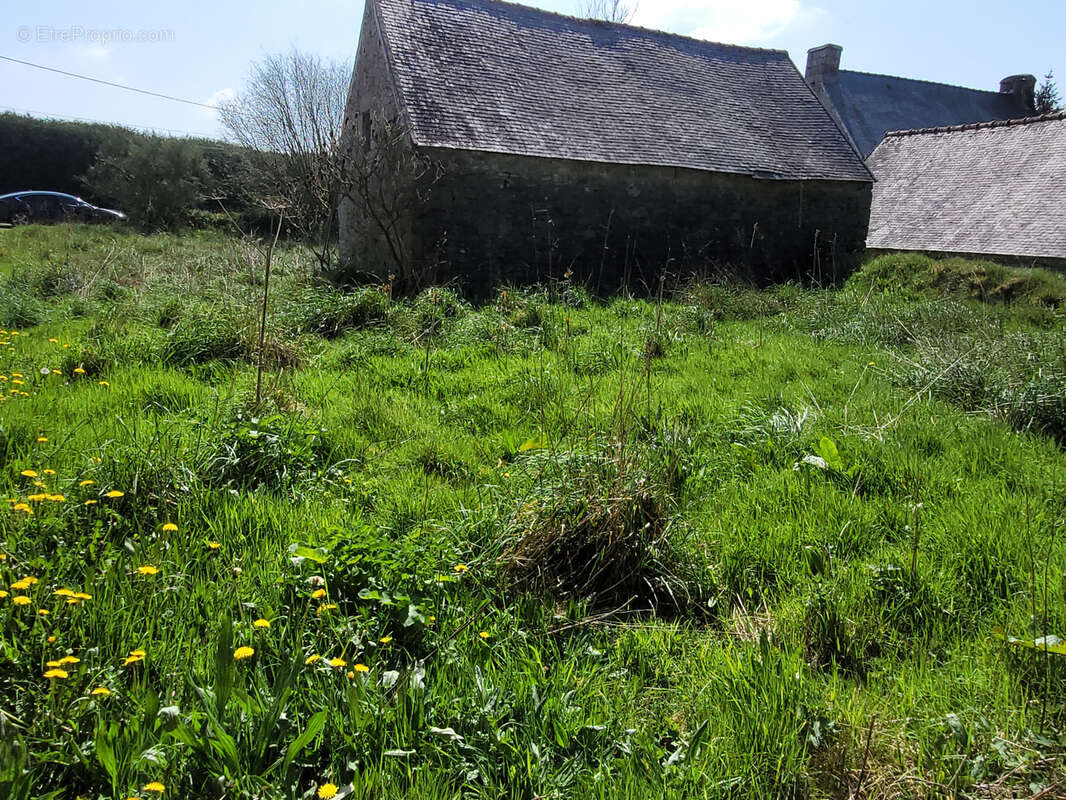 Terrain à LOGUIVY-PLOUGRAS