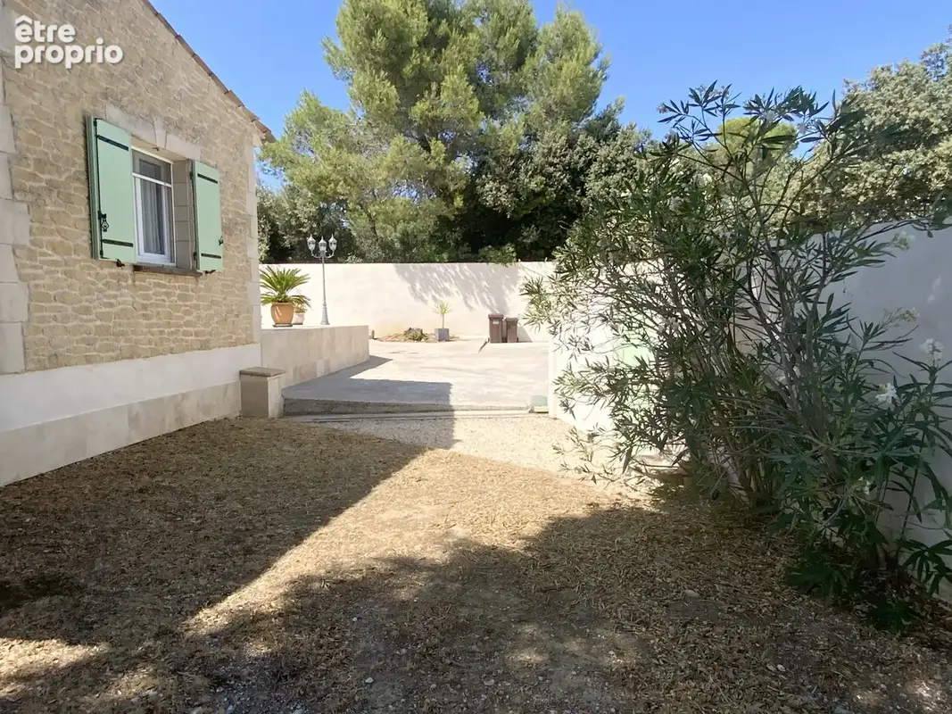 Villa de plain pied sur beau terrain arboré avec piscine, et studio indépendant. - photo 15