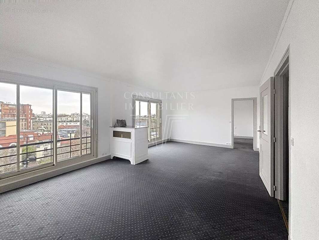 Appartement à NEUILLY-SUR-SEINE