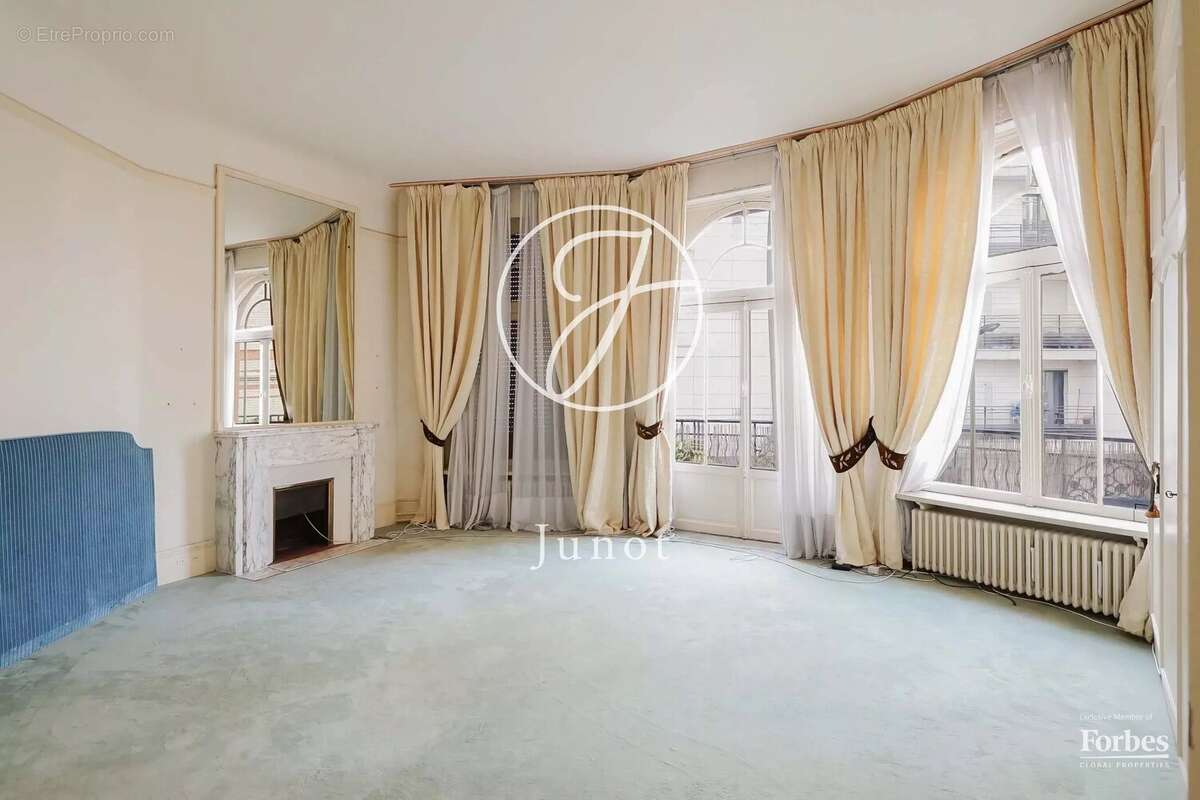 Appartement à LEVALLOIS-PERRET