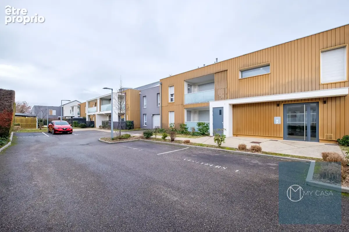 CHASSIEU CENTRE - Beau T3 de 69 m2 avec Terrasse et Garage - photo 5