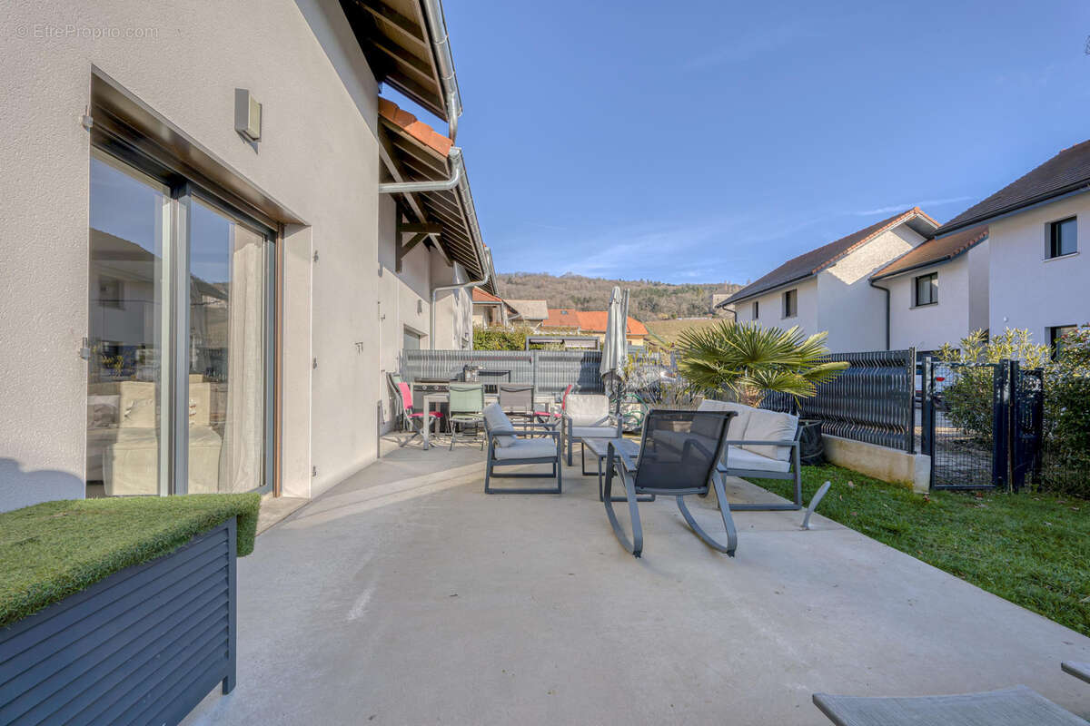 Maison à BRISON-SAINT-INNOCENT