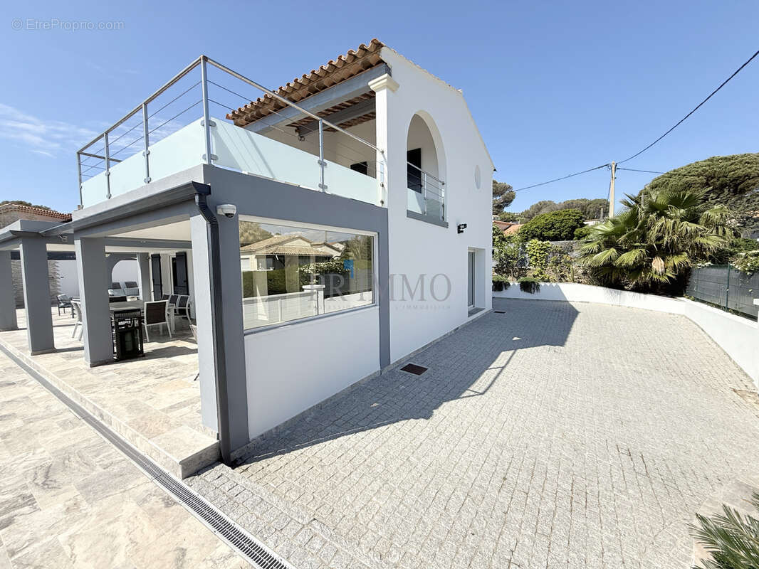 Maison à LES ISSAMBRES