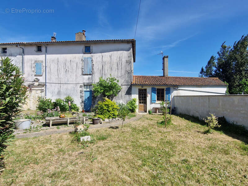 Maison à TONNAY-BOUTONNE